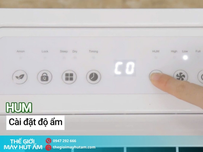 Cài đặt độ ẩm (HUM) trên máy hút ẩm Kosmen KM 12W