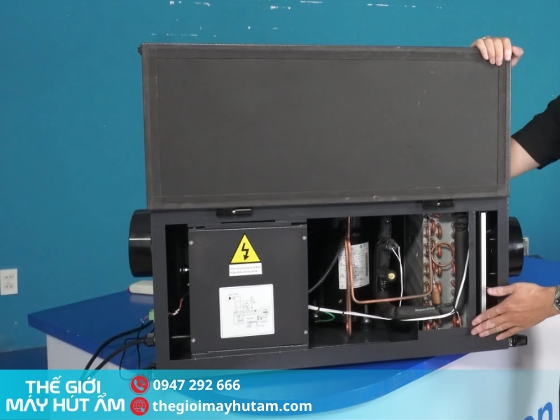 Máy hút ẩm Kosmen KM-66E sử dụng máy nén Panasonic