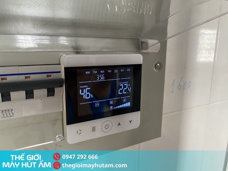 Máy hút ẩm treo trần Kosmen KM-480DS